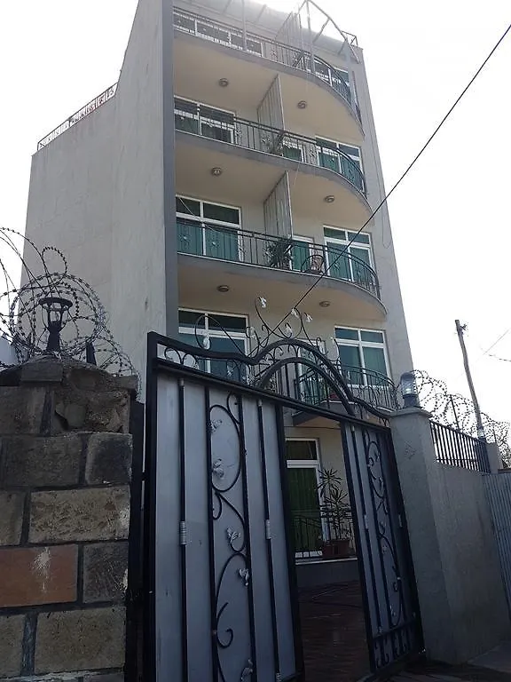 Pensión Bitu Pension Nefas Silk